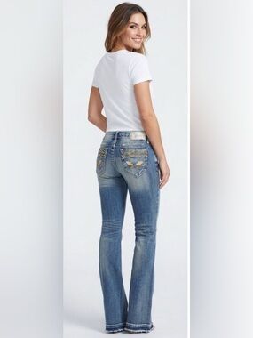 Vintage Robin’s Jean flare low rise jeans with a classic Y2K  size 28